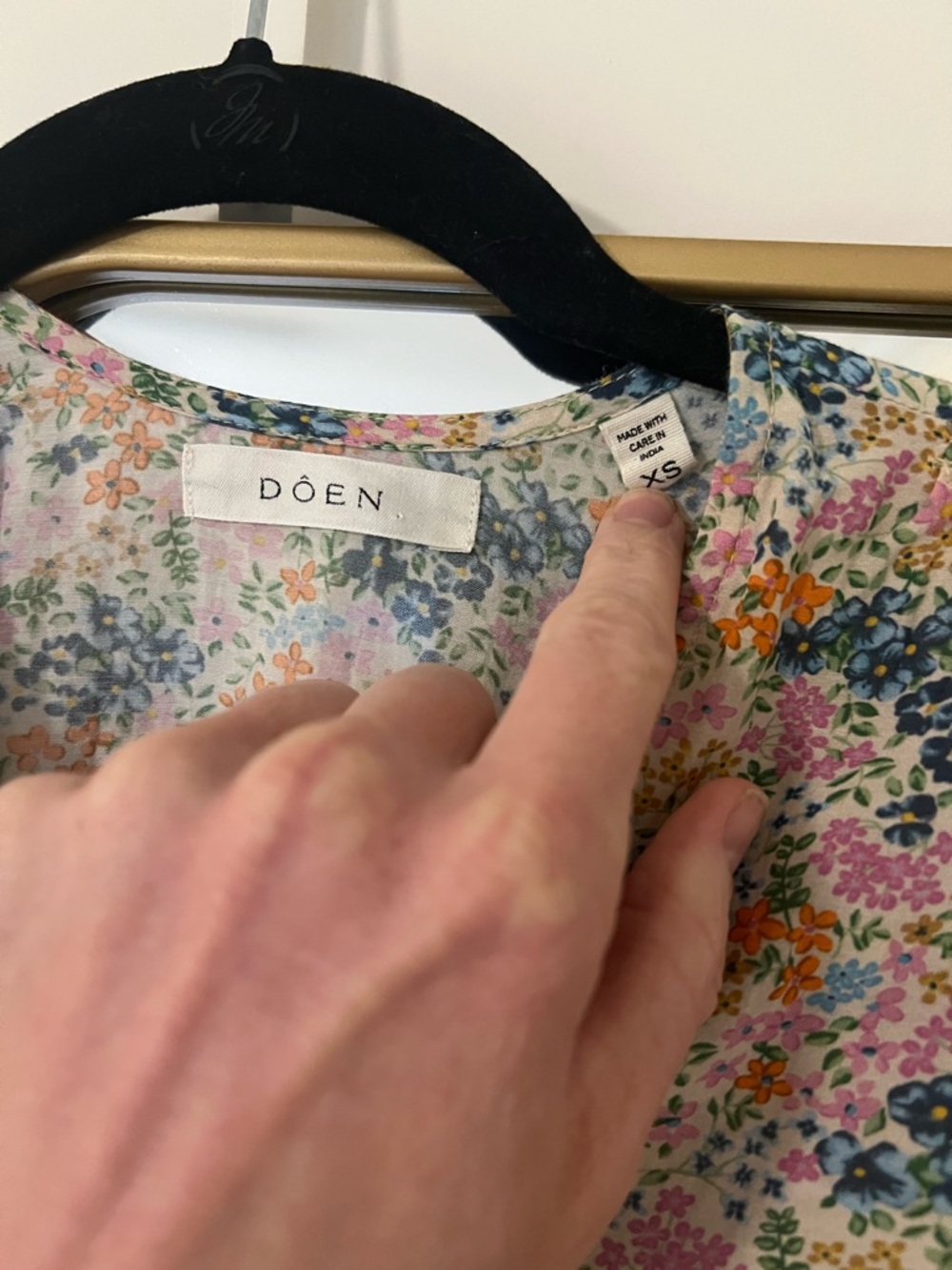 Doen Floral Maxi Dress in Cream with Blue & Pink Bouquet Print - Picture 4 of 10